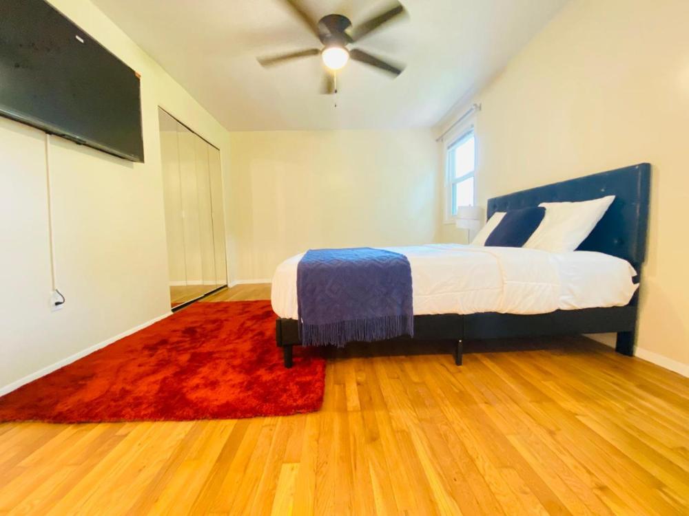 Queen Room interior